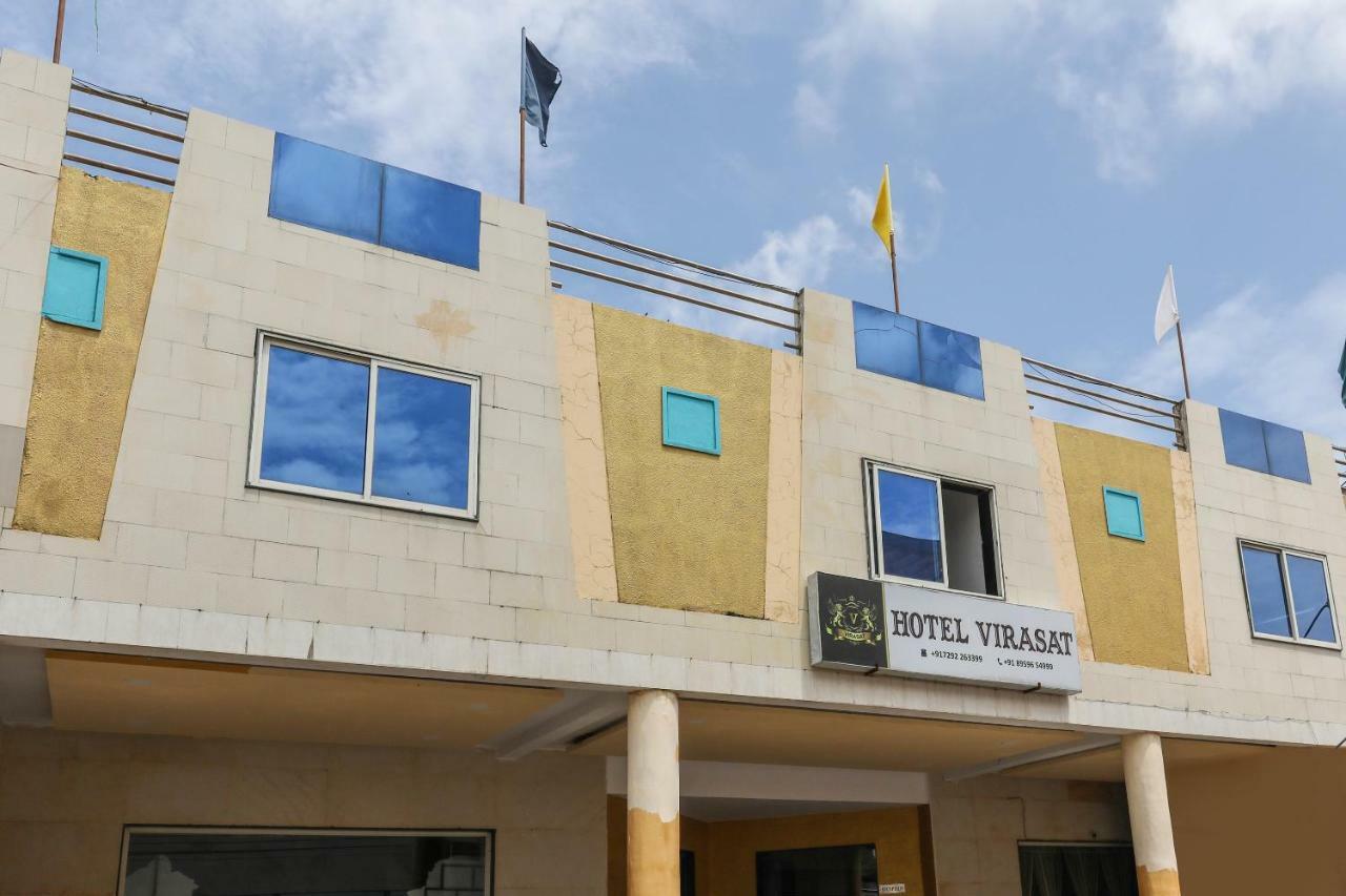 Oyo 43851 Hotel Virasat Mandu Екстер'єр фото
