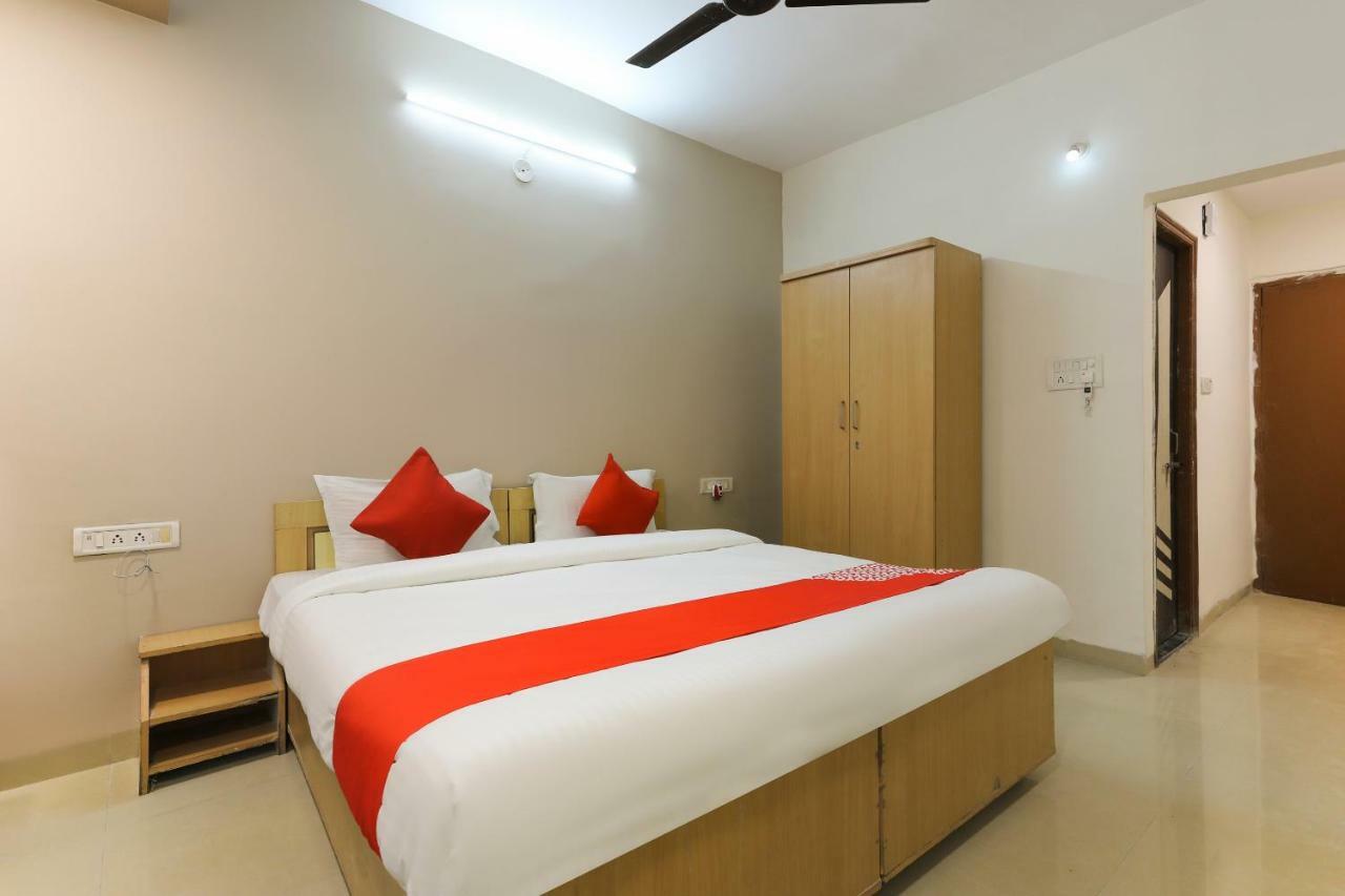Oyo 43851 Hotel Virasat Mandu Екстер'єр фото