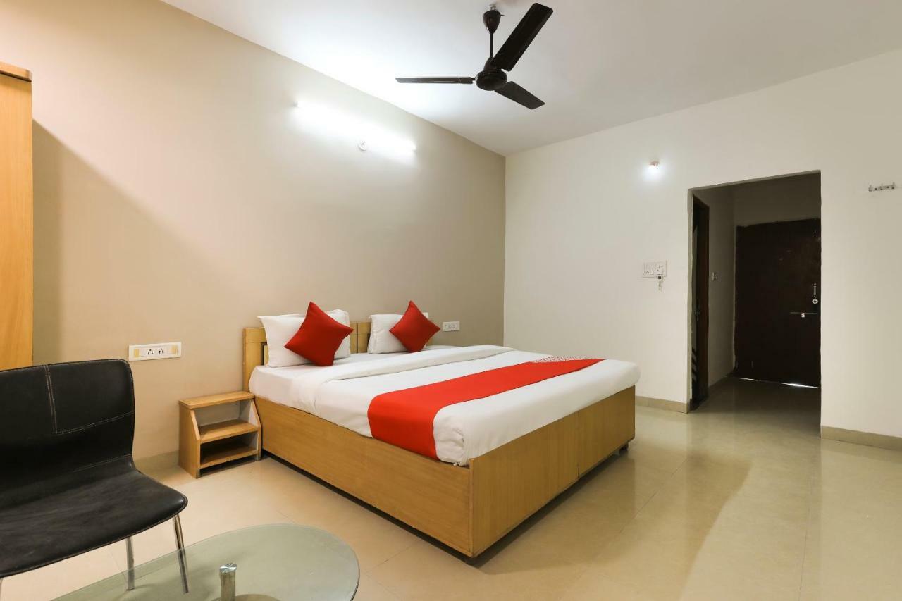 Oyo 43851 Hotel Virasat Mandu Екстер'єр фото