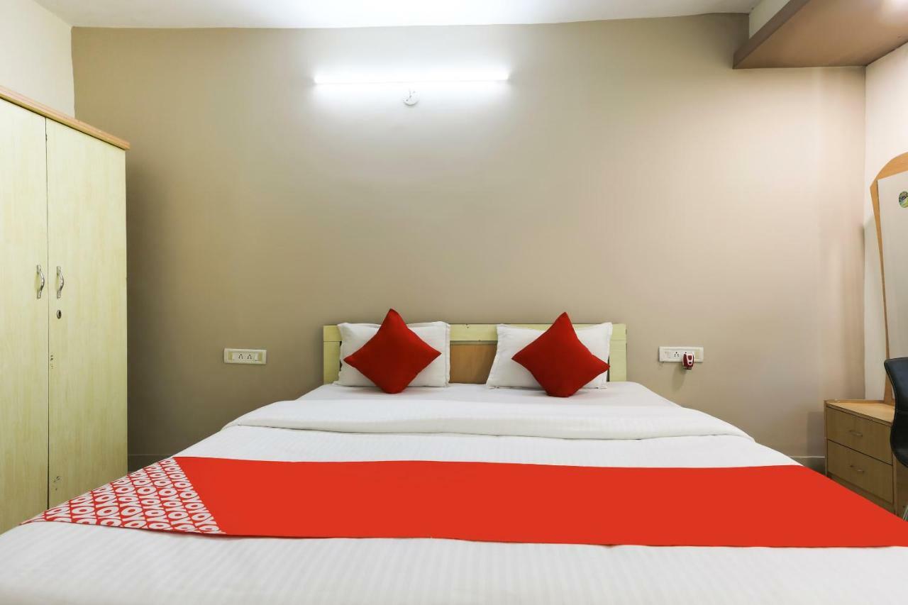 Oyo 43851 Hotel Virasat Mandu Екстер'єр фото