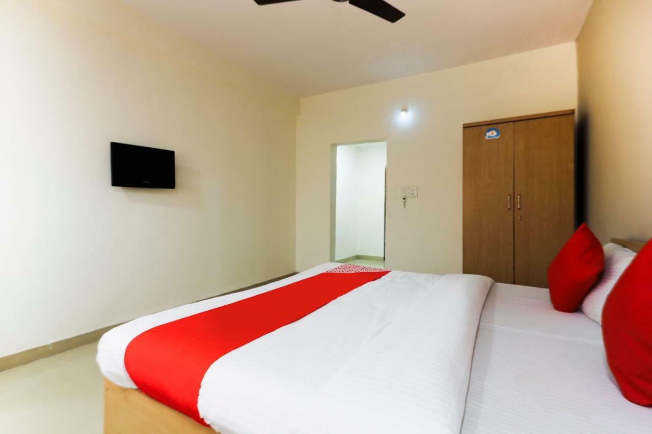 Oyo 43851 Hotel Virasat Mandu Екстер'єр фото
