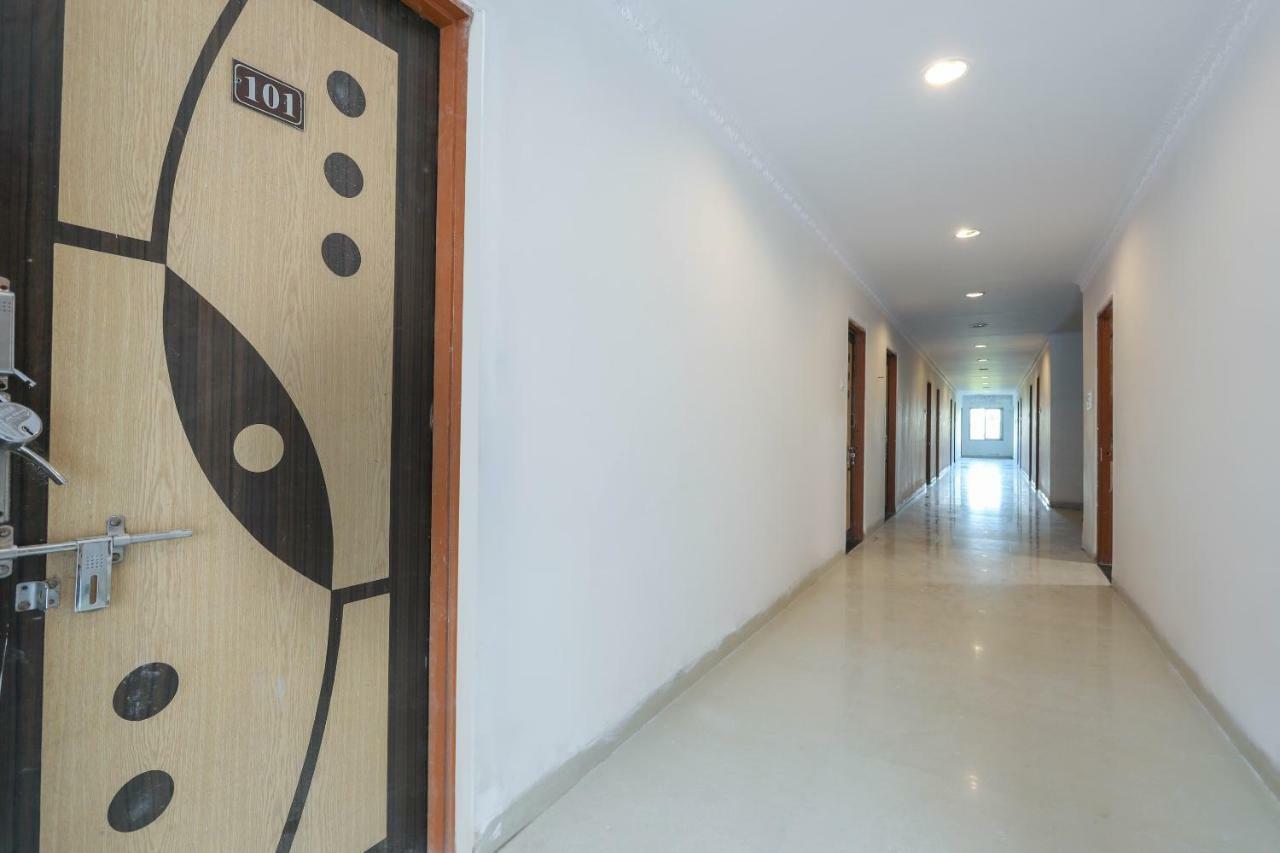 Oyo 43851 Hotel Virasat Mandu Екстер'єр фото