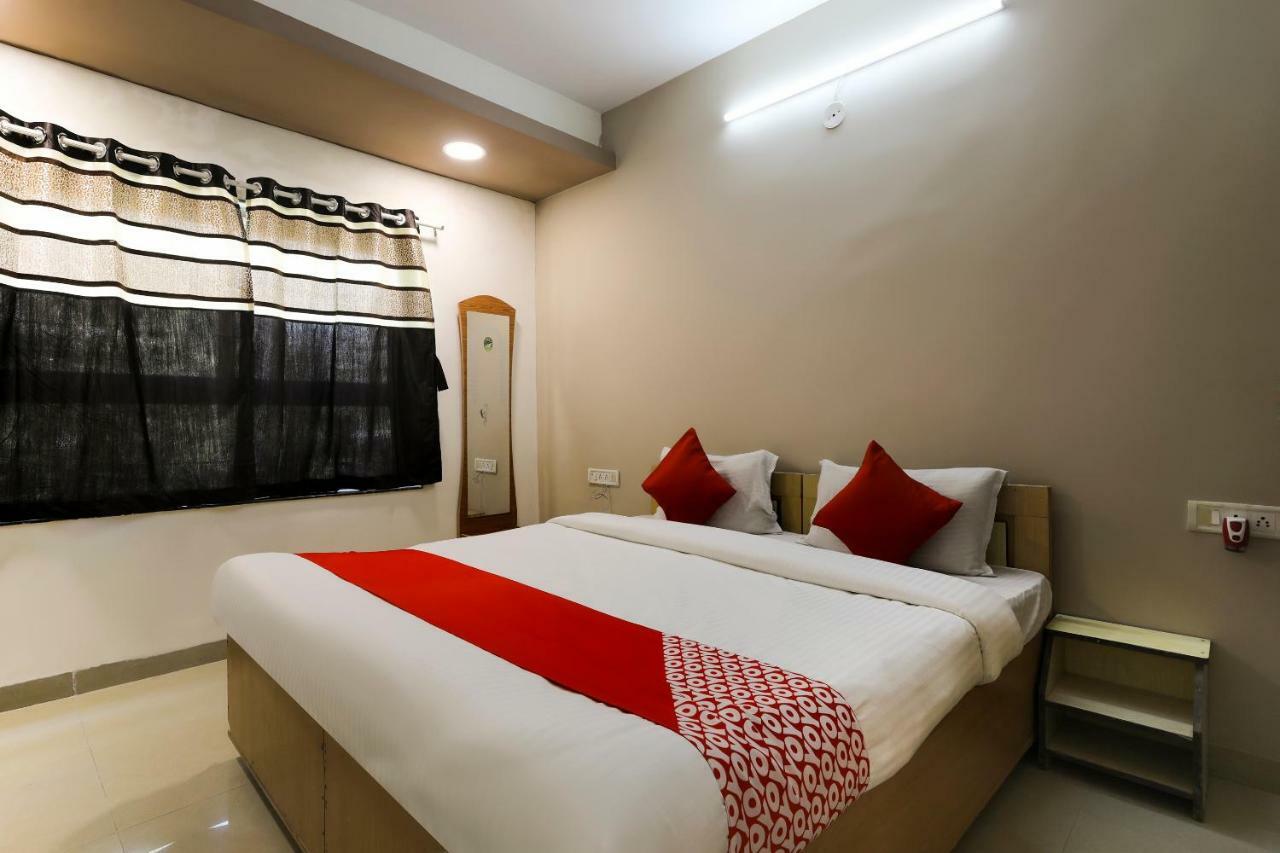 Oyo 43851 Hotel Virasat Mandu Екстер'єр фото