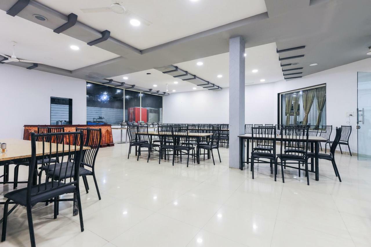 Oyo 43851 Hotel Virasat Mandu Екстер'єр фото